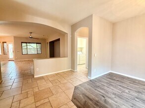 10847 Intro Ave in Las Vegas, NV - Building Photo - Building Photo