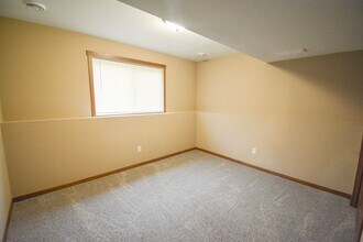 6934 Clarkia Dr NW in Rochester, MN - Building Photo - Building Photo