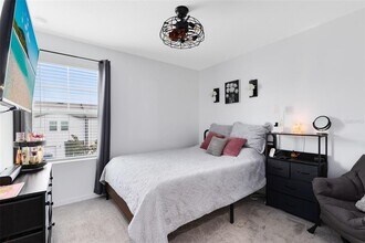 528 Madison Dr in Davenport, FL - Building Photo - Building Photo