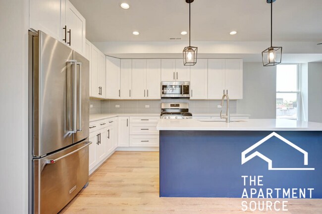 2243 W 23rd Pl-Unit -4 in Chicago, IL - Building Photo - Building Photo