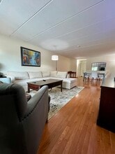 165 Quincy Shore Dr, Unit C21 in Quincy, MA - Foto de edificio - Building Photo