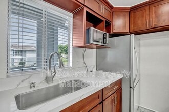 94-828 Lumiauau St in Waipahu, HI - Building Photo - Building Photo