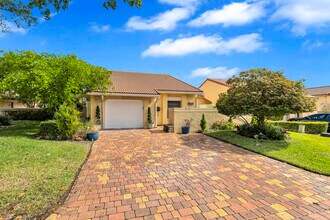 2075 NW 15th Pl in Delray Beach, FL - Building Photo - Building Photo