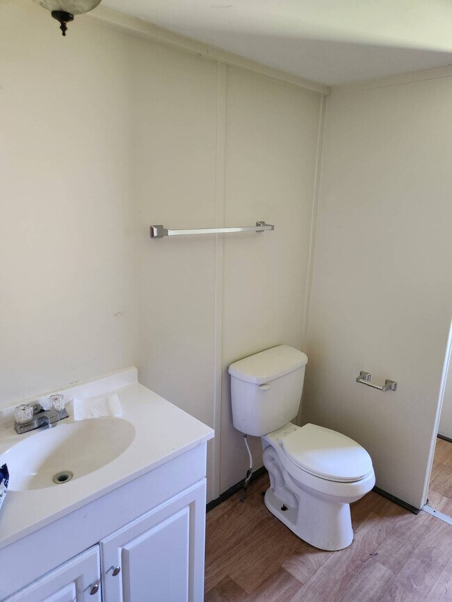 134 Hussey Mhp Ln in Beulaville, NC - Building Photo - Building Photo