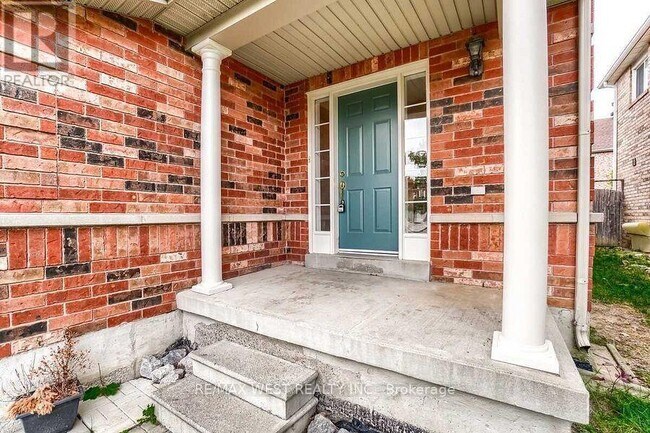 256 Brisdale Dr in Brampton, ON - Building Photo - Building Photo