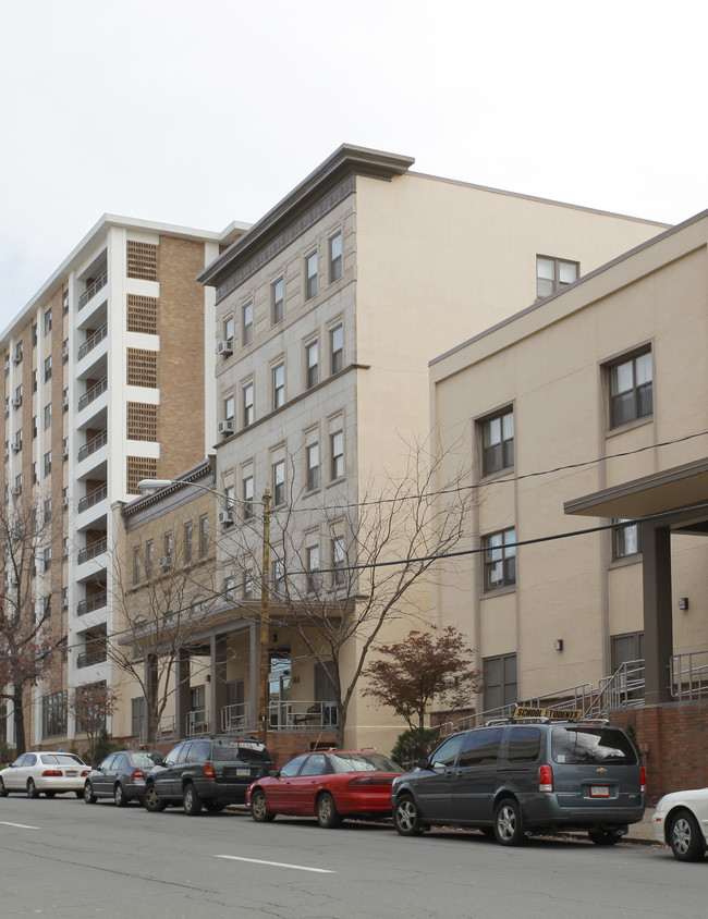 Adams Apartments in Scranton, PA - Building Photo - Building Photo