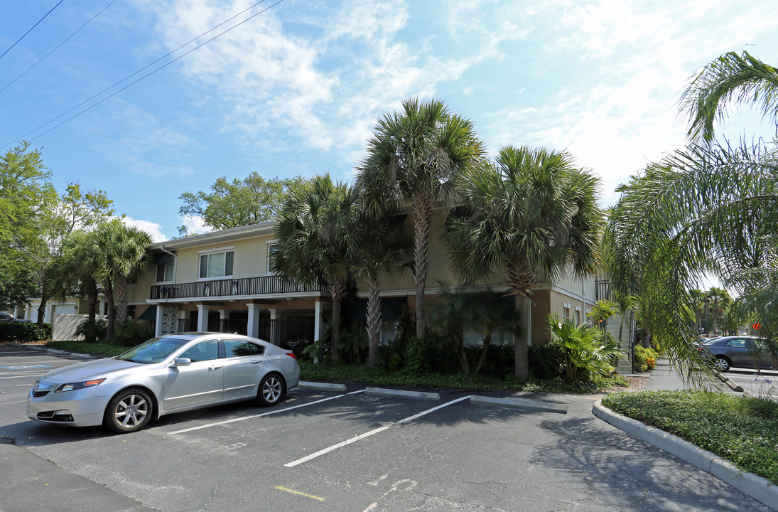 Palm Grove Apartments in Tampa, FL - Building Photo