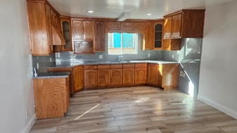 600 N Willow Ave in Compton, CA - Building Photo