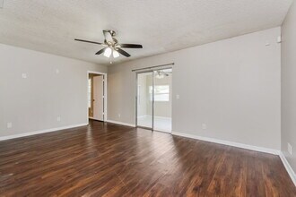 718 Del Prado Dr in Kissimmee, FL - Building Photo - Building Photo