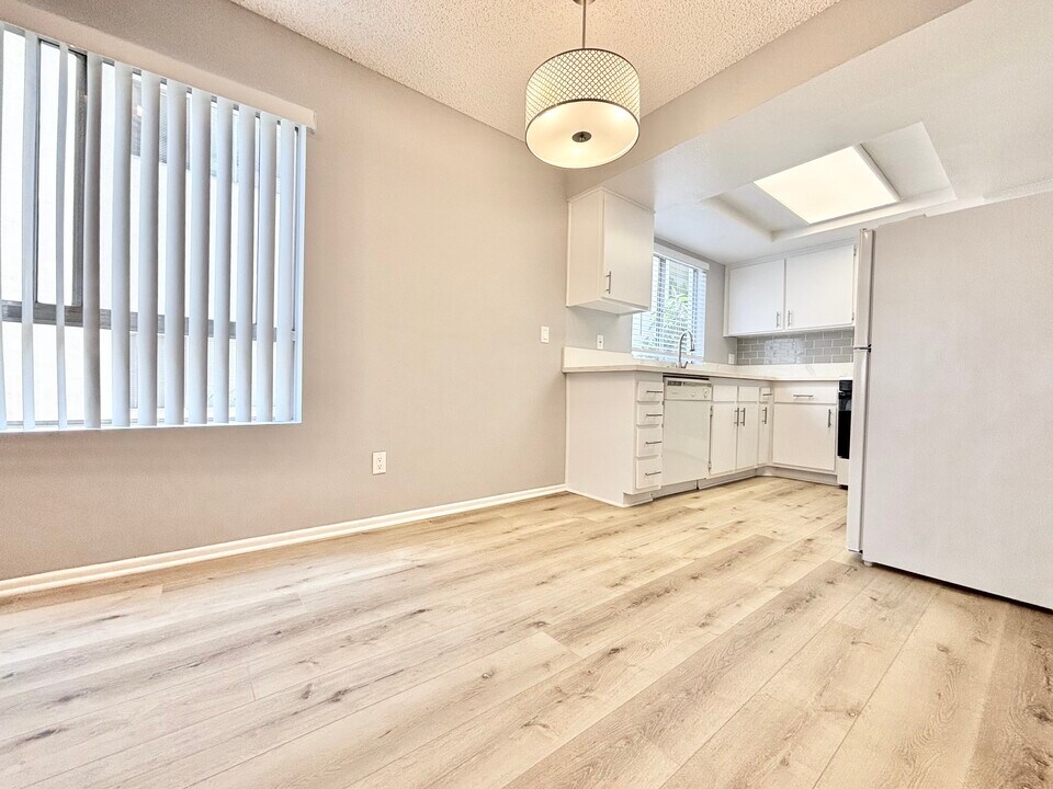 3759 S Canfield Ave in Los Angeles, CA - Building Photo