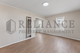 421 Grover Ave in Wichita, KS - Building Photo - Building Photo