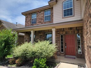 5715 Sugarberry in San Antonio, TX - Building Photo - Building Photo