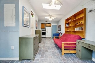 4160 Lybyer Ave in Miami, FL - Building Photo - Building Photo