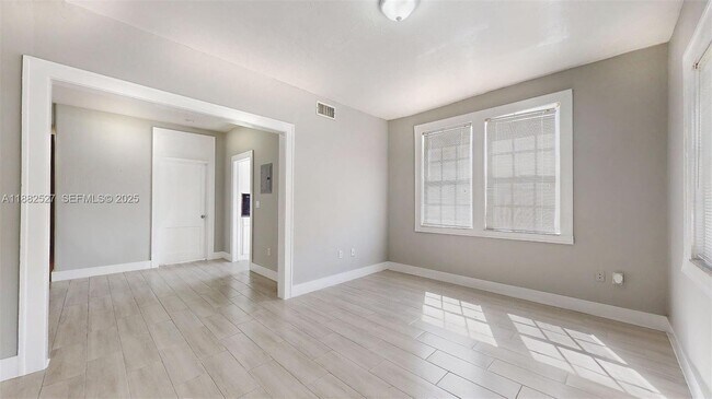 433 NW 25th Ave in Miami, FL - Building Photo - Building Photo