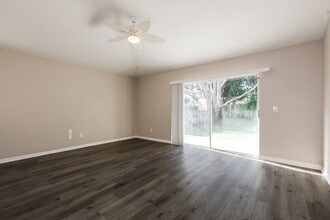 209 Chardonnay Pl in Valrico, FL - Building Photo - Building Photo