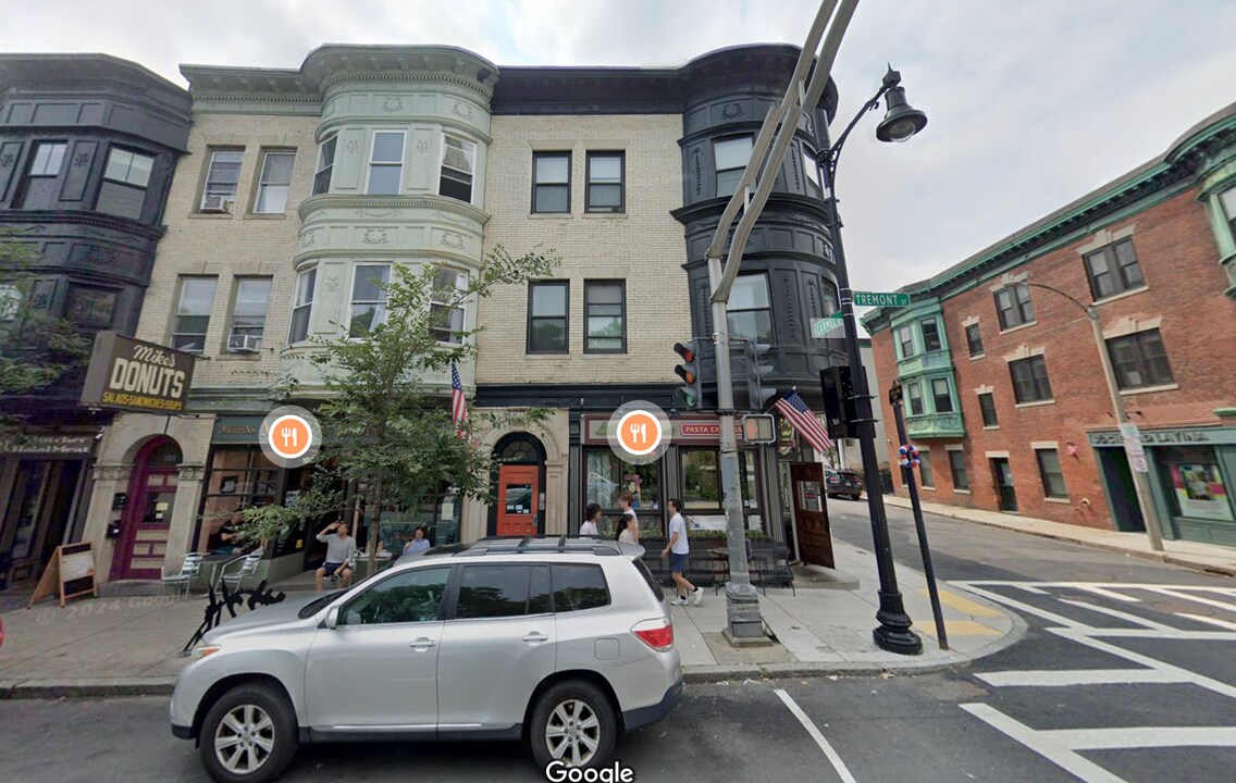 1526 Tremont St, Unit 3 in Boston, MA - Foto de edificio