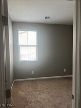 8120 Pinyon Ridge St in Las Vegas, NV - Building Photo - Building Photo
