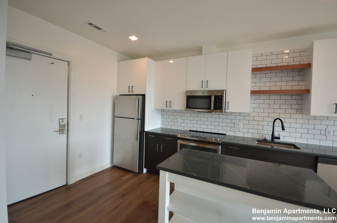 87 Brighton Ave, Unit 603 in Boston, MA - Building Photo