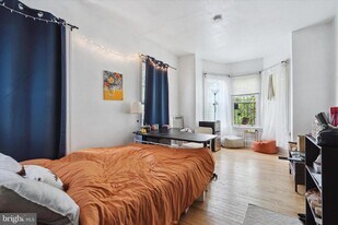 3215 Hamilton St in Philadelphia, PA - Building Photo