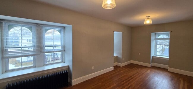 57 Broad St in Norwich, CT - Foto de edificio - Building Photo