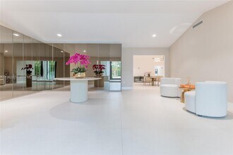 7300 SW 77th Ave in Miami, FL - Building Photo - Building Photo