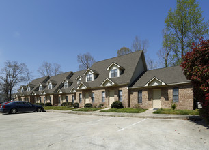 Magnolia Trace Townhomes in Greenville, NC - Building Photo - Building Photo