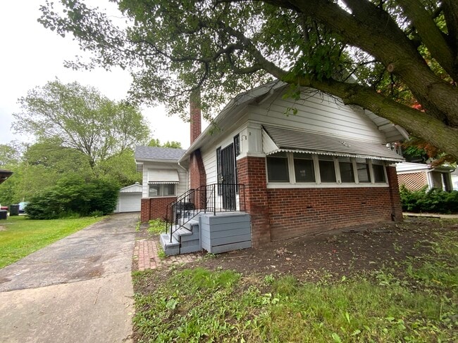 5 S Virginia Ave in Danville, IL - Building Photo - Building Photo