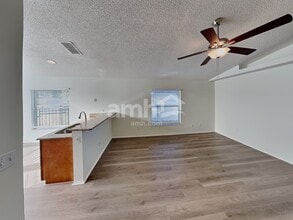 1431 Londra Ln in Kissimmee, FL - Foto de edificio - Building Photo