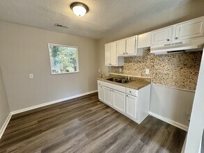 209 Tucker Ave in Birmingham, AL - Foto de edificio - Building Photo