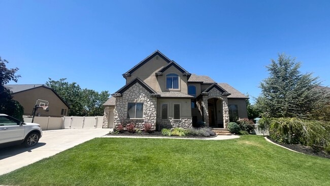 property at 14322 S Fox Creek Dr