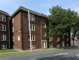 1044-1048 King St E Apartments