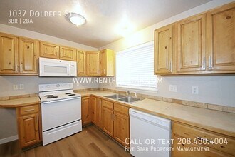 1037 Dolbeer St in Pocatello, ID - Building Photo - Building Photo