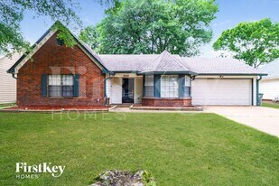 2439 Dove Glen Cove in Memphis, TN - Building Photo