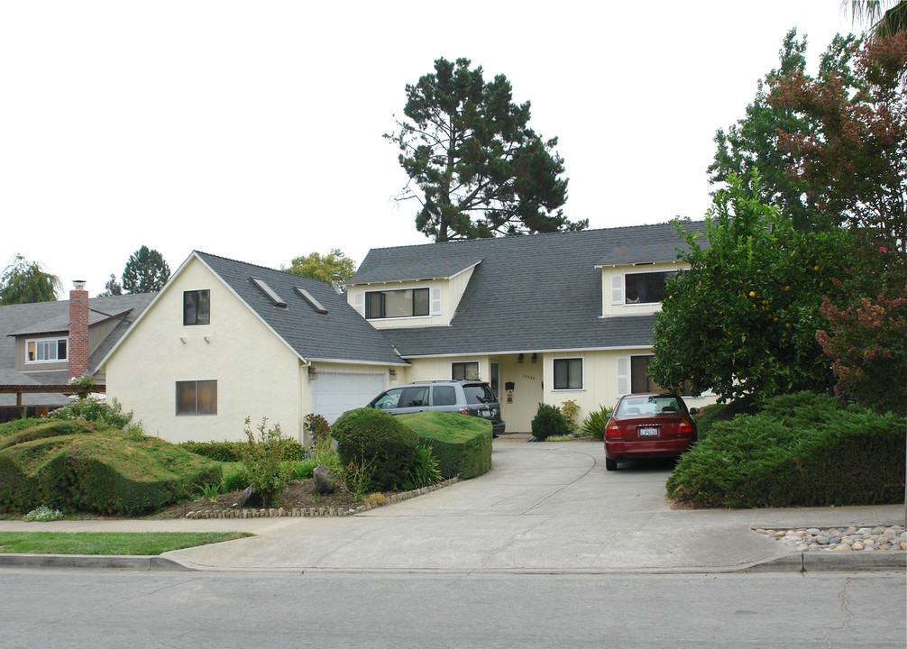 10444 Lockwood Dr in Cupertino, CA - Building Photo