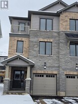 11 Greig St in Brantford, ON - Building Photo