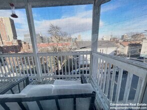24 Stockwell St, Unit 2 in Boston, MA - Building Photo - Building Photo