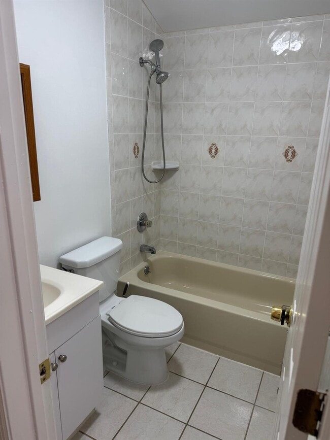 755 Drew St in Brooklyn, NY - Building Photo - Building Photo