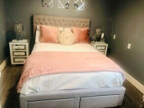 1013 9th Ave, Unit 1013 9th Avenue in Oakland, CA - Building Photo - Building Photo