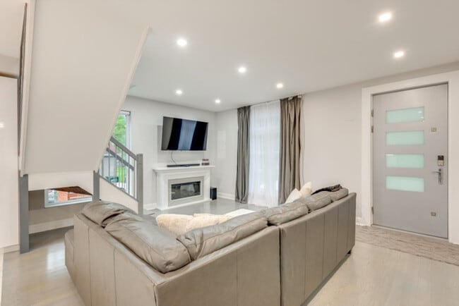 2135 Rosemont Dr in Tobyhanna, PA - Building Photo - Building Photo