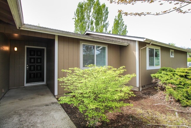 1894 Winchester St NW in Salem, OR - Building Photo - Building Photo