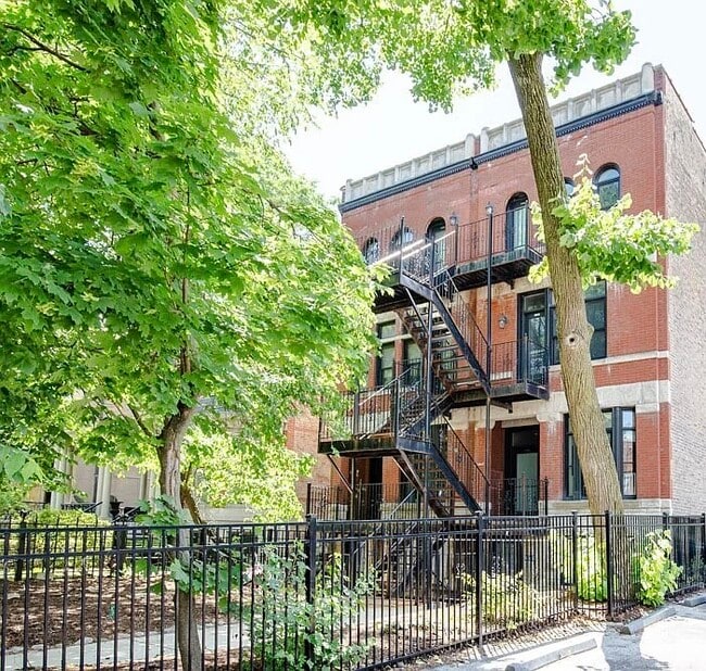 property at 647 W Deming Pl