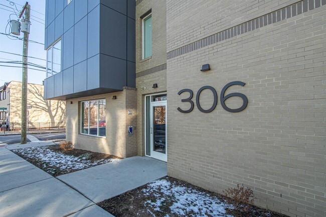 306 Bergen Ave in Jersey City, NJ - Building Photo - Building Photo