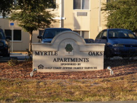 Myrtle Oaks Apartments in Tampa, FL - Foto de edificio