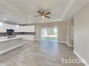 1725 18th St in Orange City, FL - Foto de edificio - Building Photo