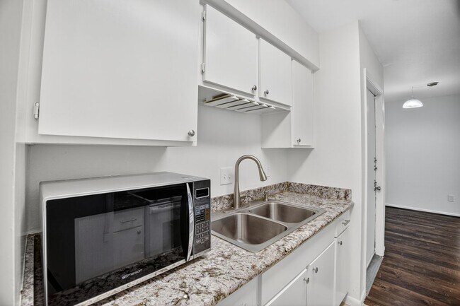 8527 Hearth Dr in Houston, TX - Building Photo - Building Photo