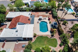 7363 E Paradise Dr in Scottsdale, AZ - Building Photo - Building Photo