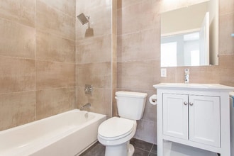 2207 N Broad St in Philadelphia, PA - Foto de edificio - Building Photo