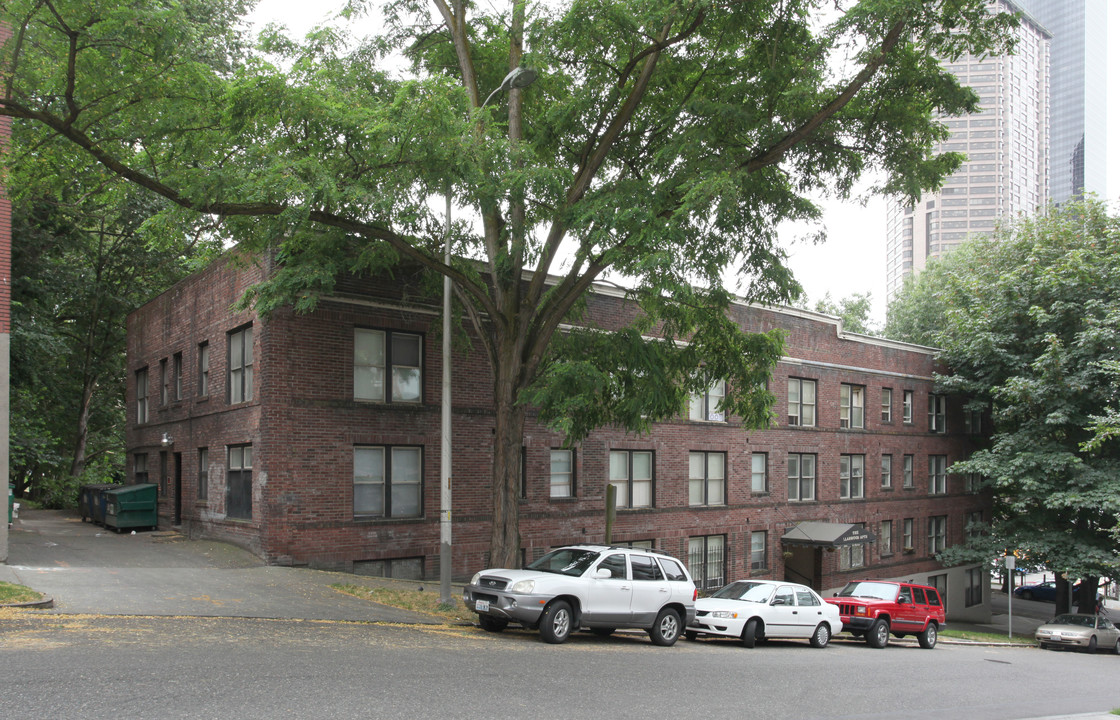 Clarwood Apartments in Seattle, WA - Foto de edificio