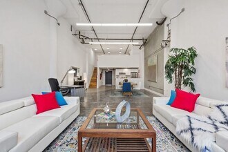 5701 International Blvd in Oakland, CA - Building Photo - Building Photo