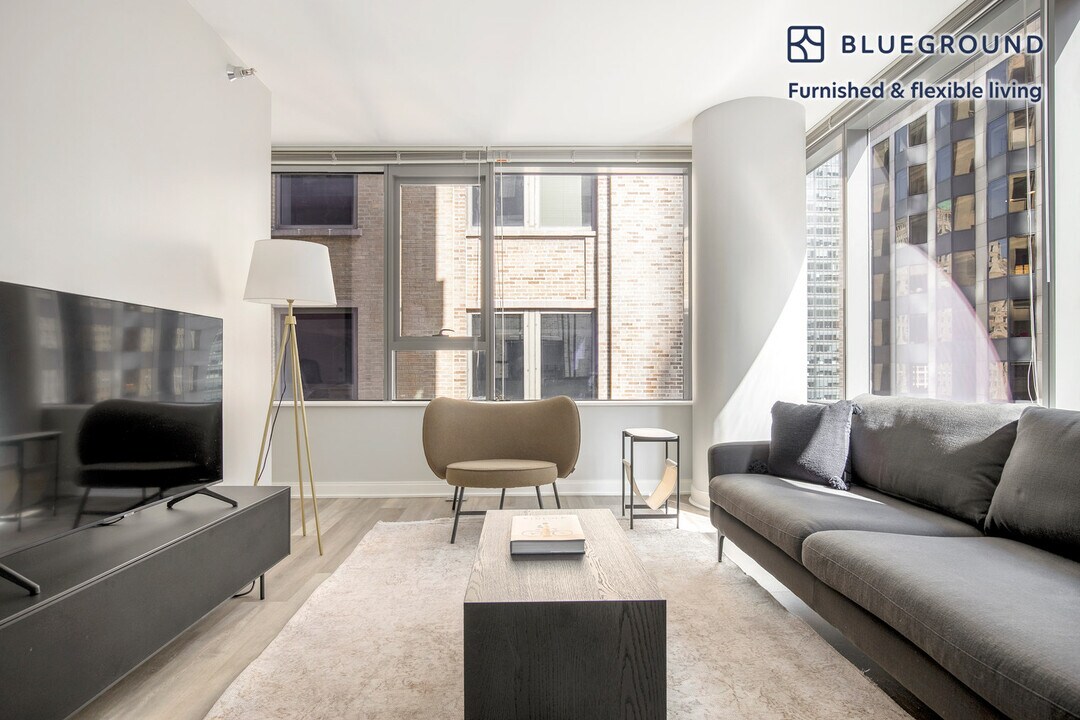 210 N Wells St, Unit SI FL14-ID605 in Chicago, IL - Building Photo